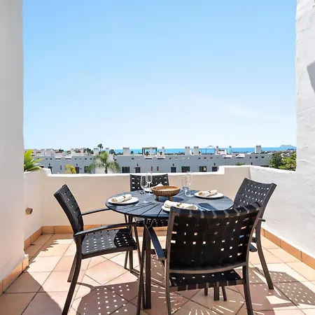 Sea View & Mountain View With Private Jacuzzi - Sunset Golf, דירה אסטפונה