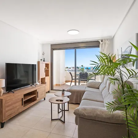 Апартаменти Sea View & Mountain View With Private Jacuzzi - Sunset Golf, *