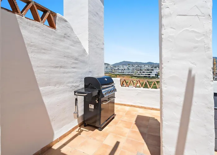 아파트 Sea View & Mountain View With Private Jacuzzi - Sunset Golf, 에스테포나